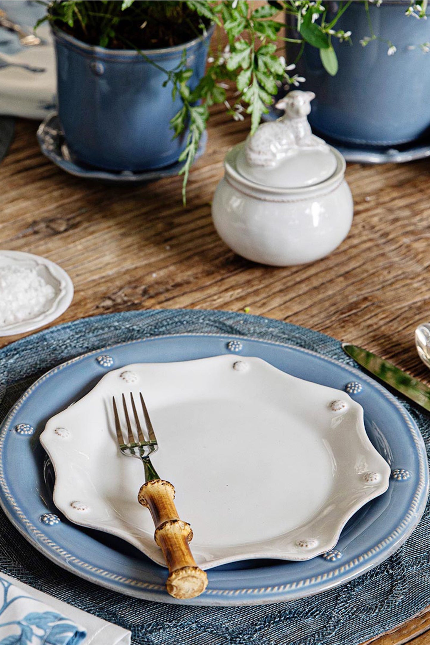Chambray Berry & Thread Dinner Plate