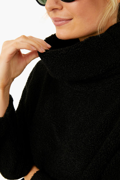 Black Teddy Fleece Rollins Pullover