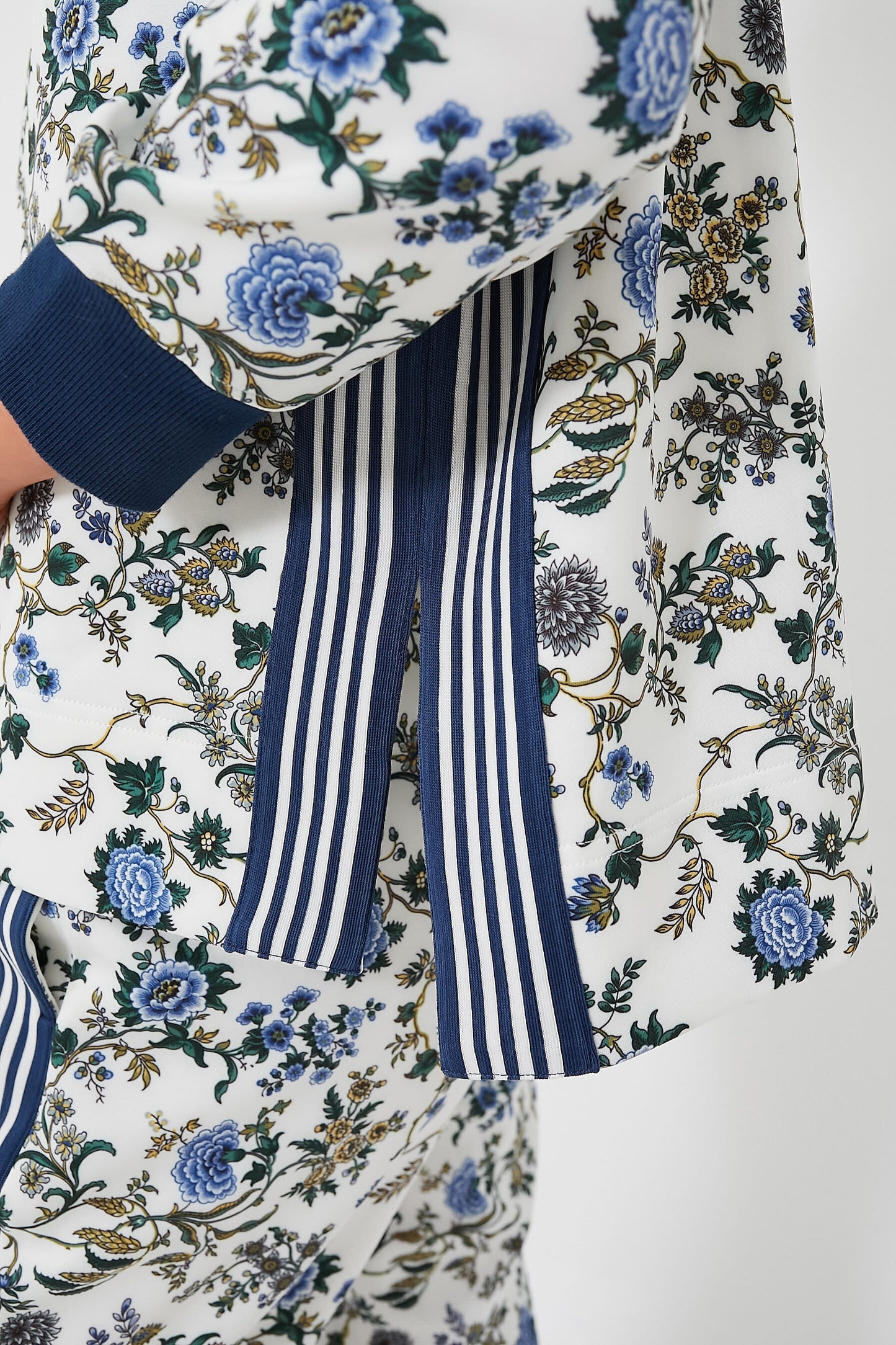 White Wildflower Maggie Pullover